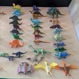 70+ Bundle of Rubber & Plastic Toy Dinosaurs